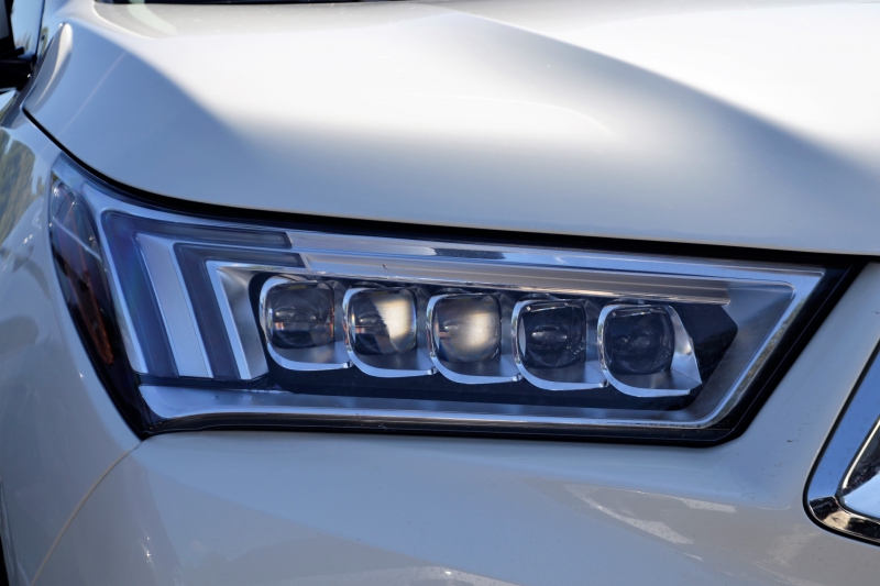 concession-LUCERAM-min_acura-headlamp-2834131